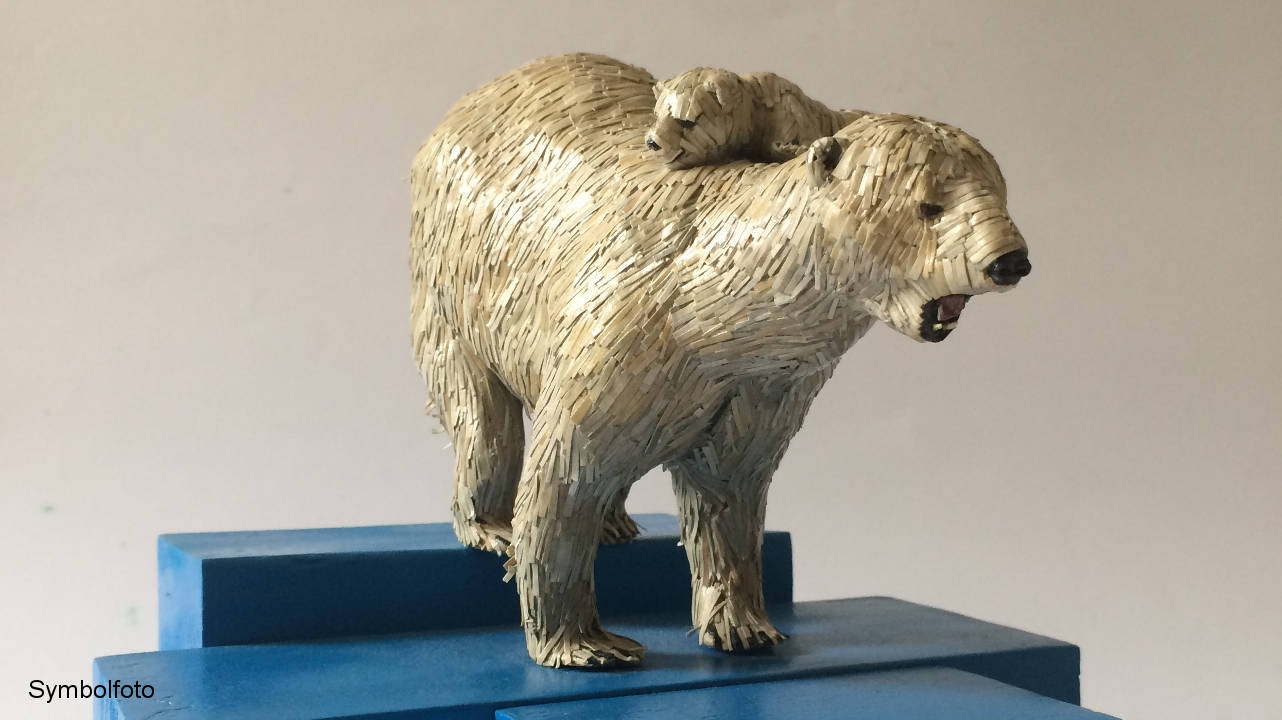 Eisbär-Figur der Künstlerin Mila Vázquez Otero.