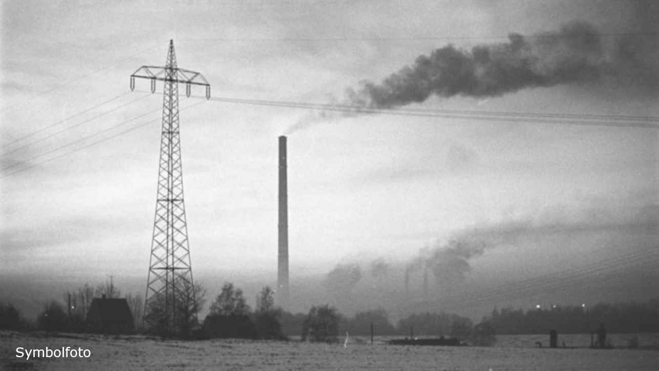 Qualm und Rauch aus Schornsteinen sorgen für dicke Luft und möglicherweise Smog.